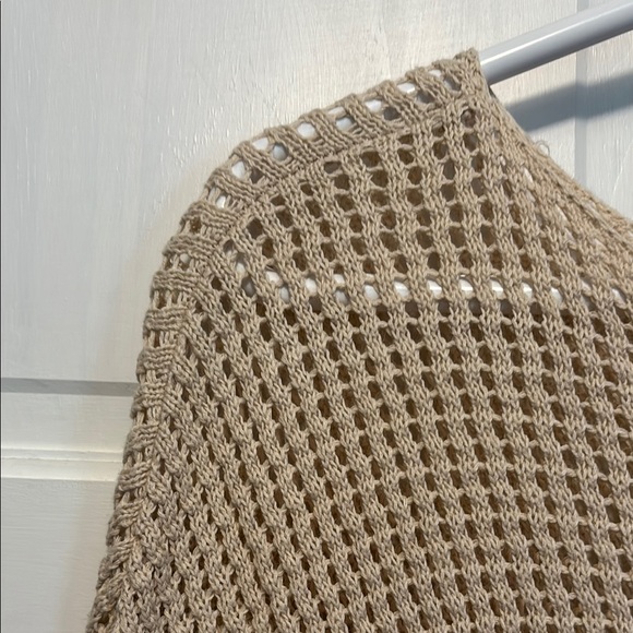 GAP Cream Crew Neck Sweater Lightweight Knit - Picture 3 of 7